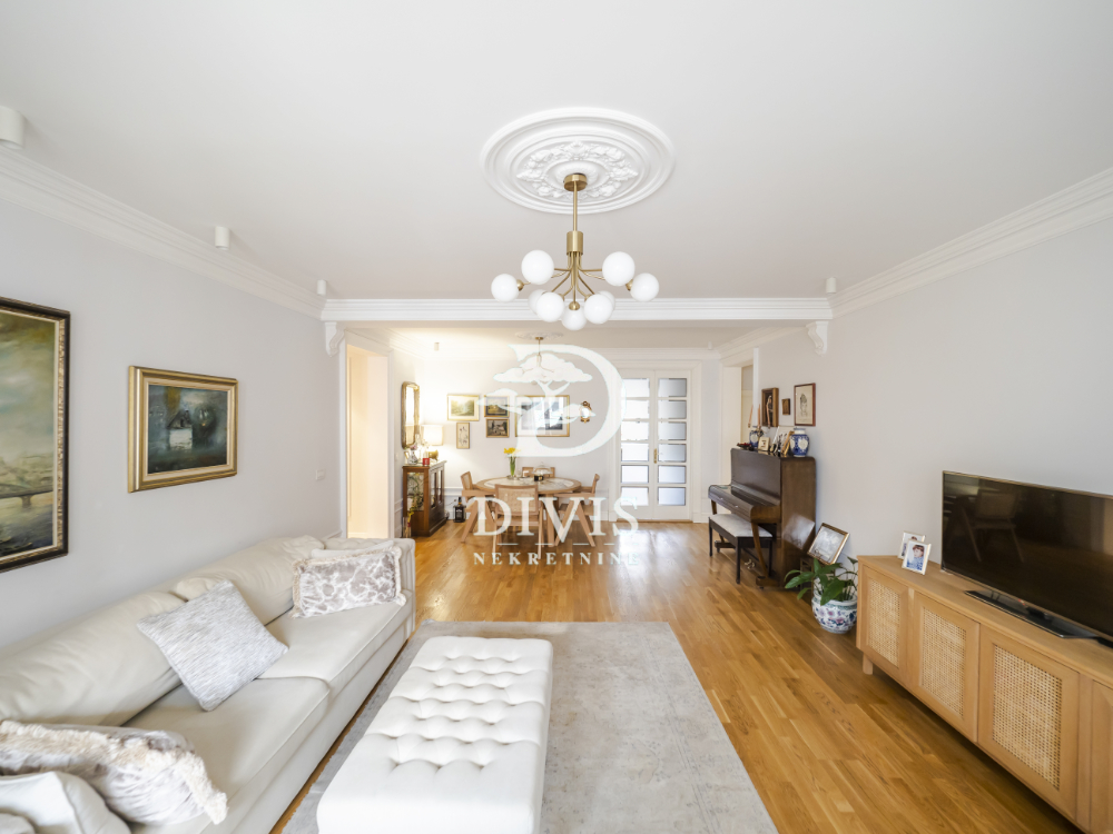 Moderan 4 0 stan na Lekinom brdu  2 garažna  100m2 2