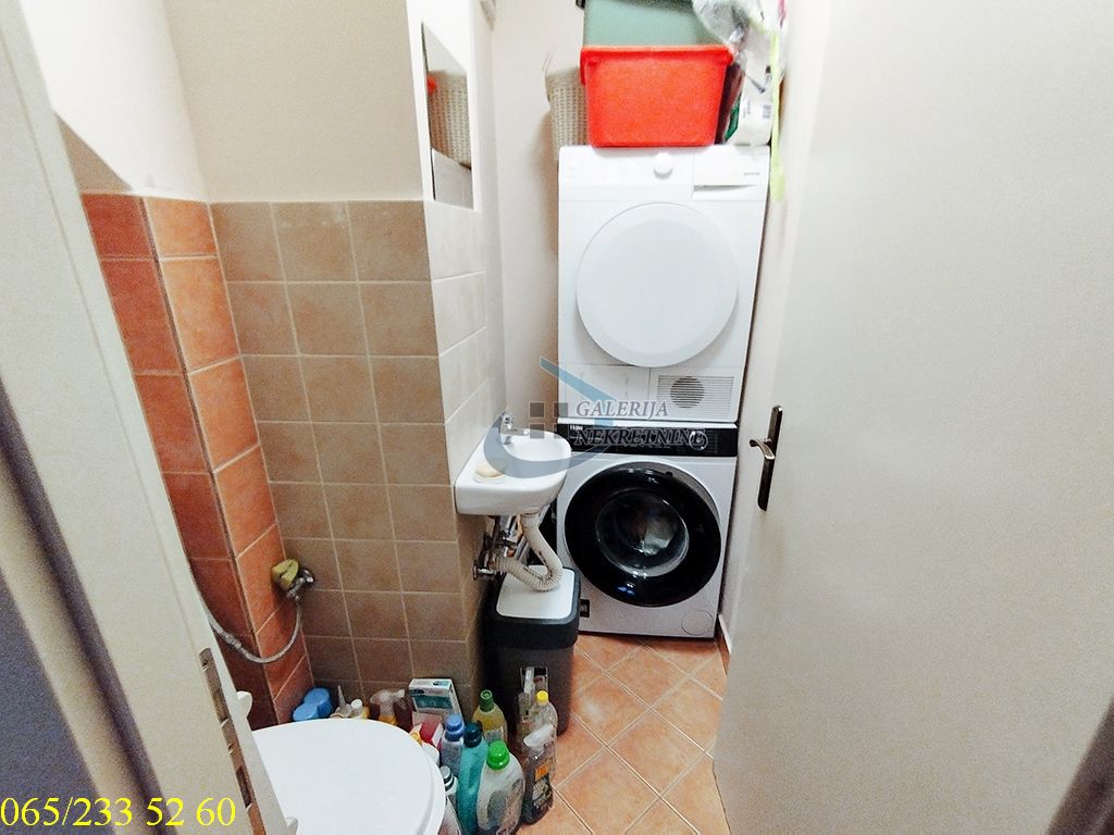 Voždovac  Banjica   Crnotravska 75m2 5