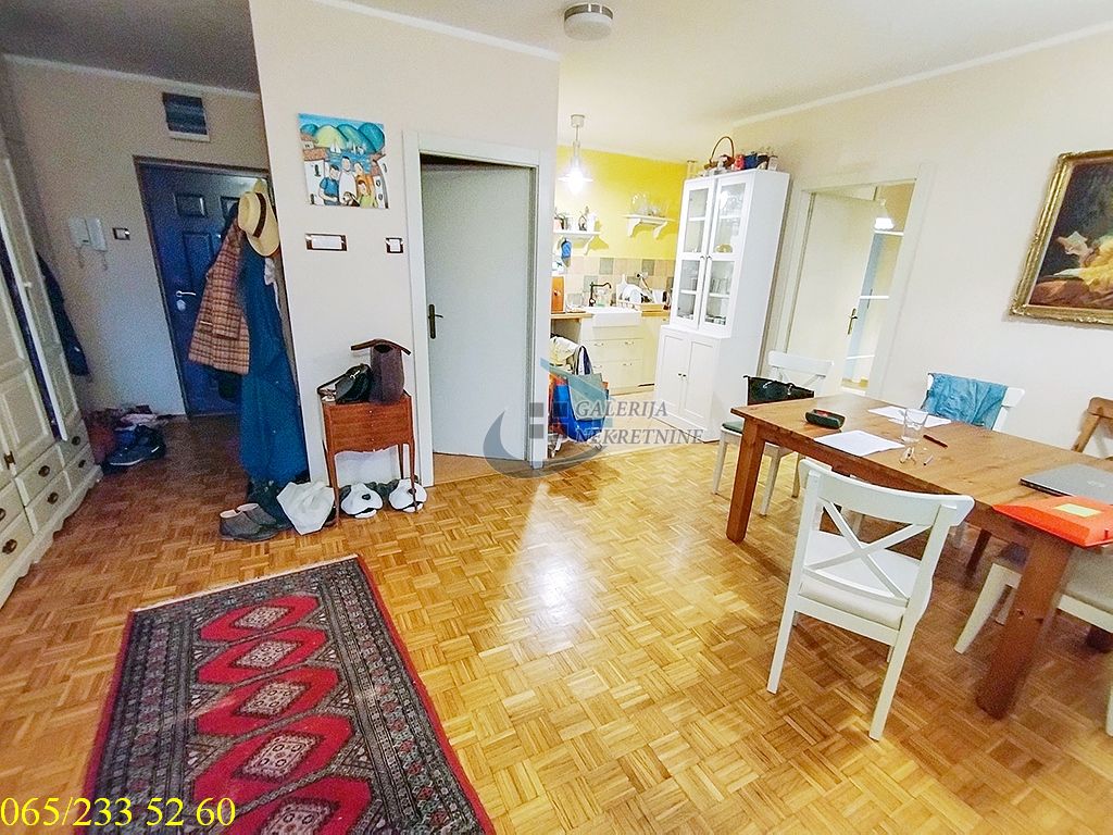 Voždovac  Banjica   Crnotravska 75m2 2