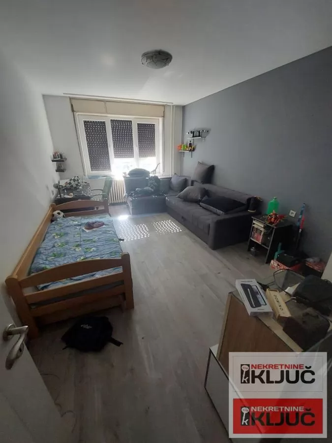 DETELINARA, 73m2, Trosoban, Odličan 4