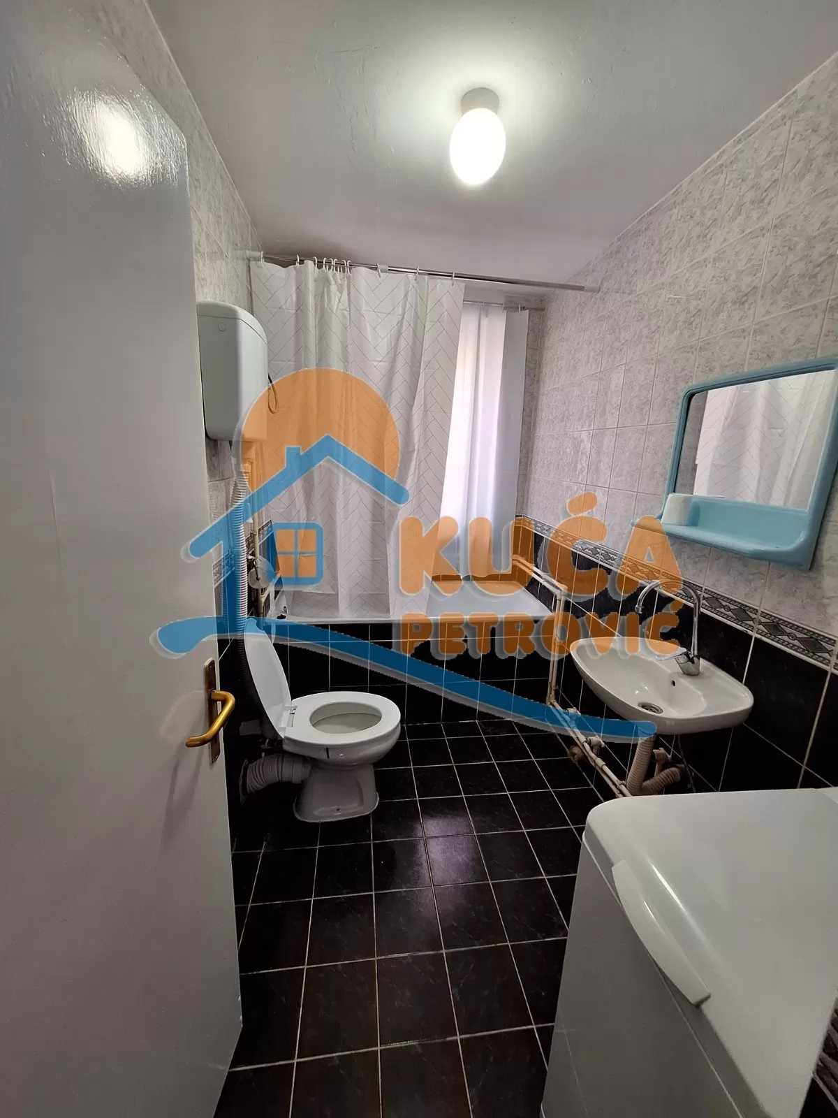 Dvosoban stan, 65 m2, Železnička stanica, Dimitrija Tucovića ID: i-016128 4