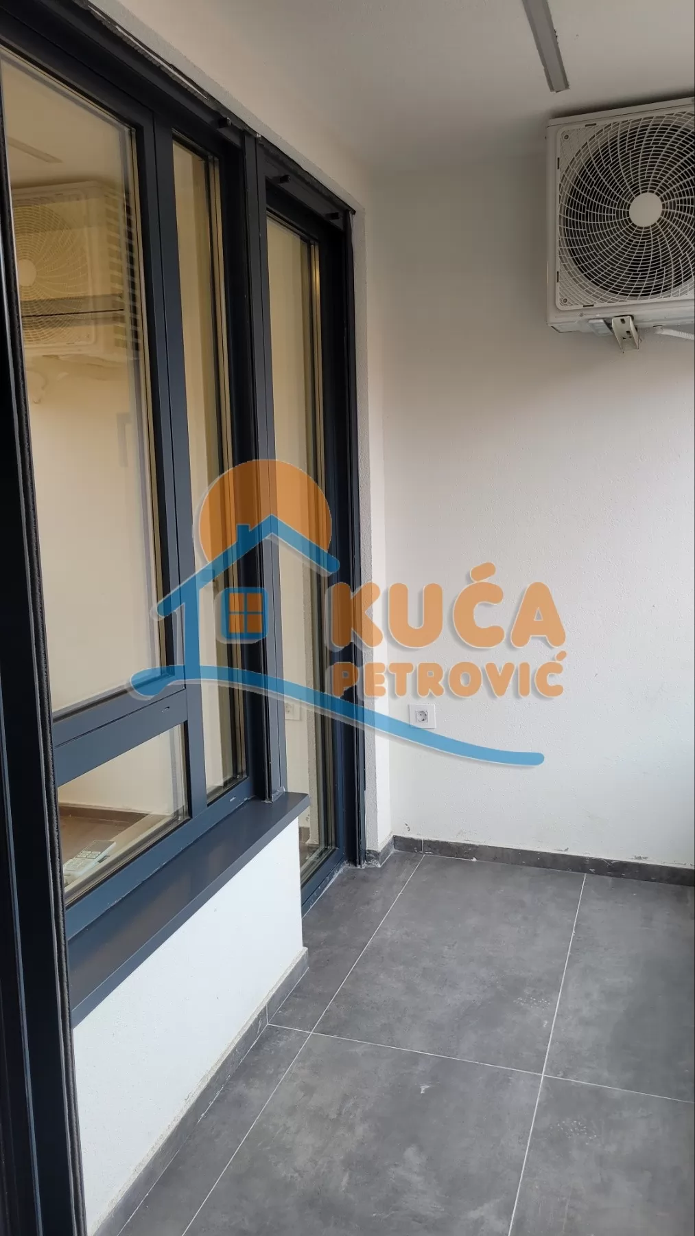 Jednosoban stan, 54 m2, Centar, Hajduk Veljkova ID: i-016134 9