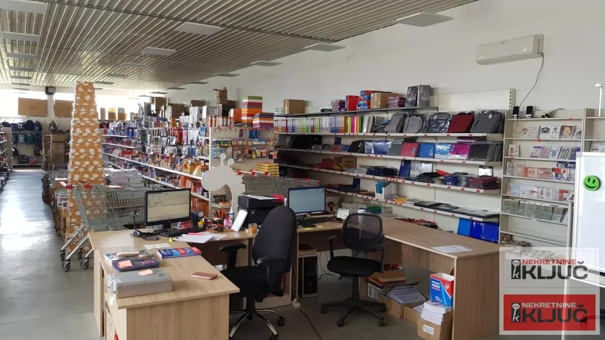 NOVO NASELJE IZDAJE SE VIŠENAMENSKA HALA POVRŠINE 300m2+PLAC 2000m2 2