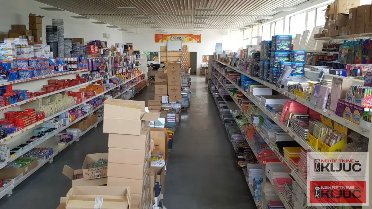 NOVO NASELJE IZDAJE SE VIŠENAMENSKA HALA POVRŠINE 300m2+PLAC 2000m2 7