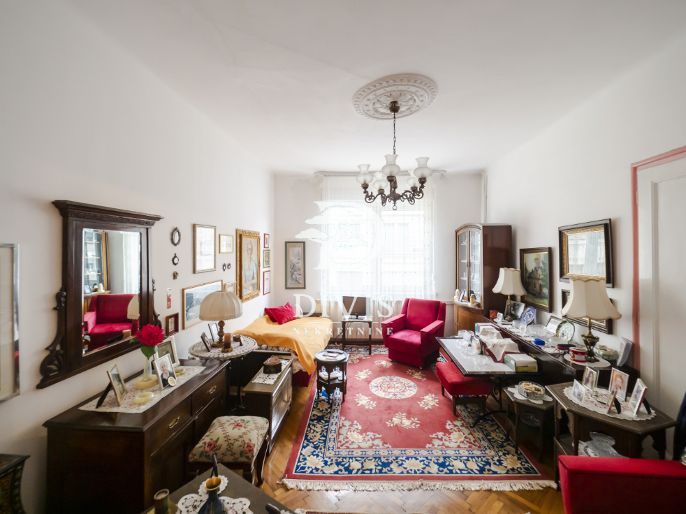 Salonski stan na prodaju u Mačvanskoj ulici na Vračaru  84m2 4