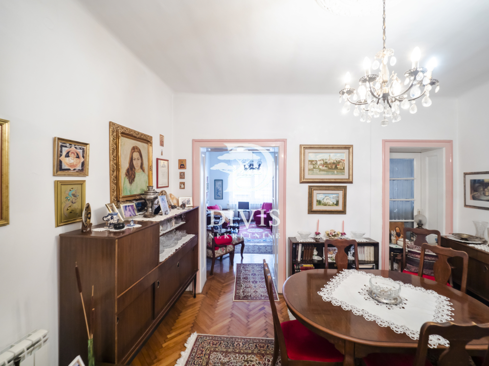 Salonski stan na prodaju u Mačvanskoj ulici na Vračaru  84m2 2