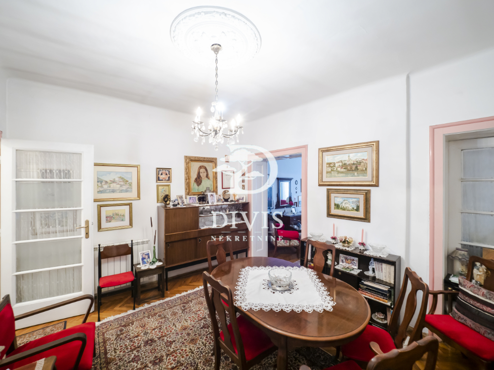 Salonski stan na prodaju u Mačvanskoj ulici na Vračaru  84m2 3