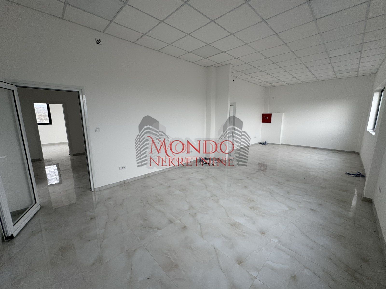 Nov kancelarisko-magacinski prostor u blizini naplatne rampe Istok 16
