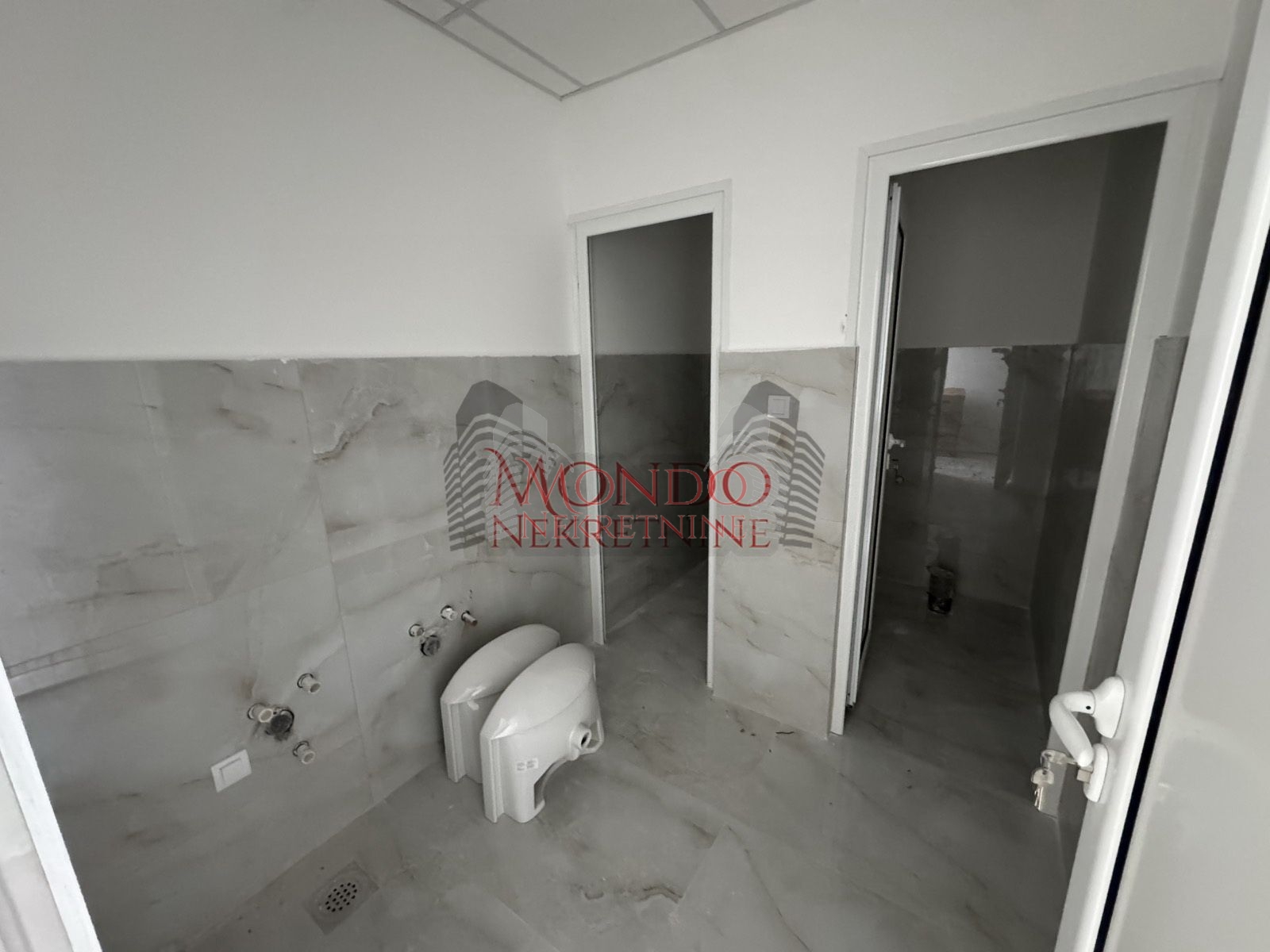 Nov kancelarisko-magacinski prostor u blizini naplatne rampe Istok 17