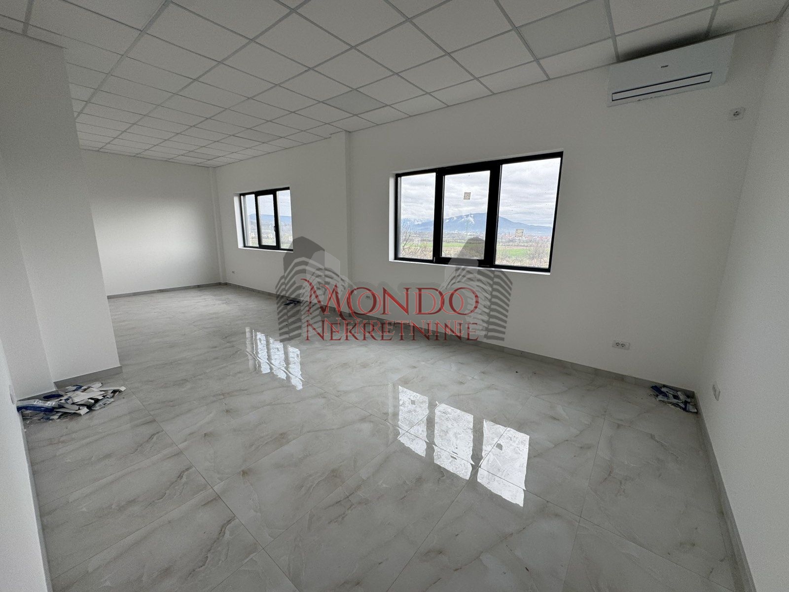 Nov kancelarisko-magacinski prostor u blizini naplatne rampe Istok 15