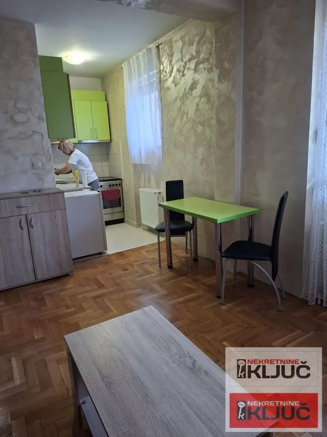 SAJAM IZDAJE SE NAMEŠTENA GARSONJERA 4