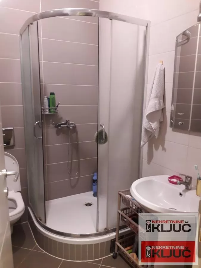 SAJAM IZDAJE SE NAMEŠTENA GARSONJERA 6