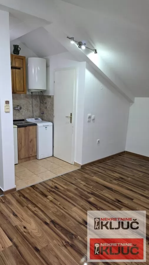 SATELITSKA PIJACA, 22m2, Garsonjera, Useljiva 10