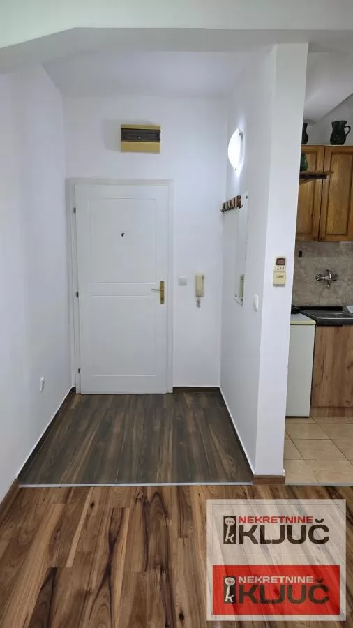 SATELITSKA PIJACA, 22m2, Garsonjera, Useljiva 9