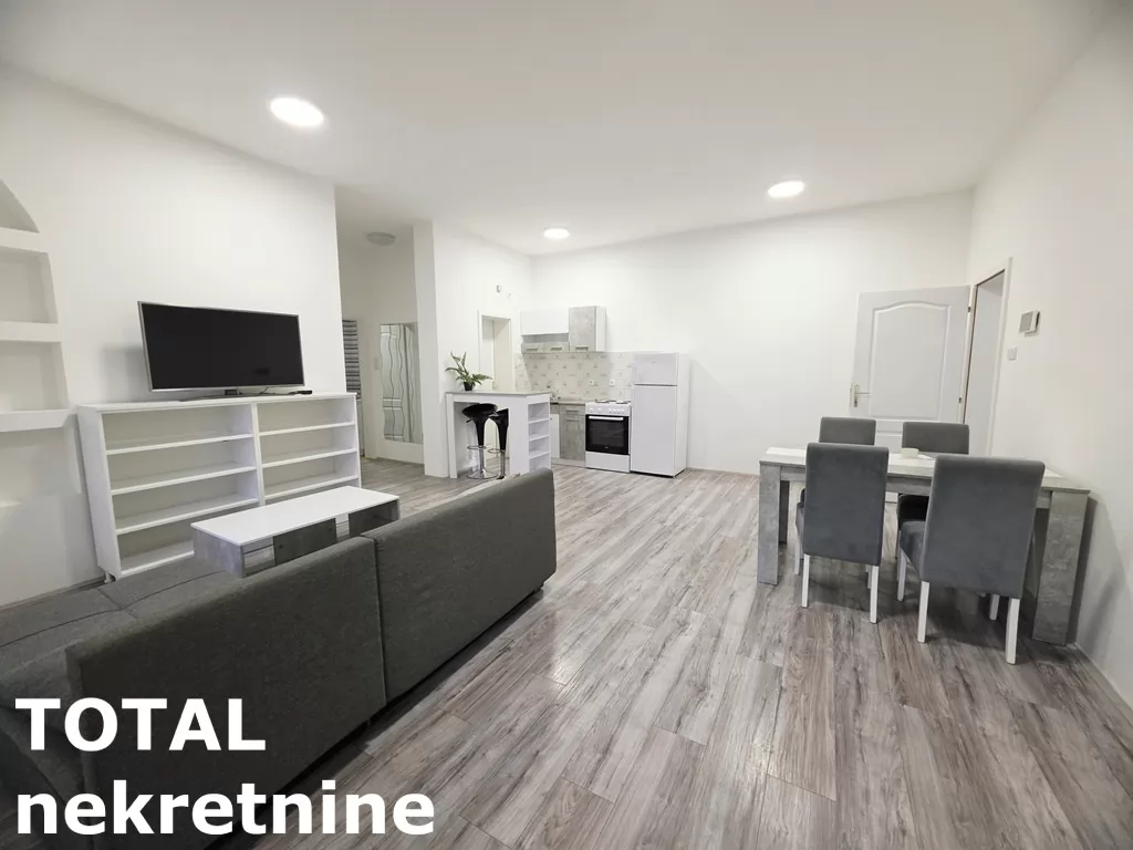 Stan,NOVI SAD,BULEVAR,kv: 71.00, € 198800, ID: 1102487 1