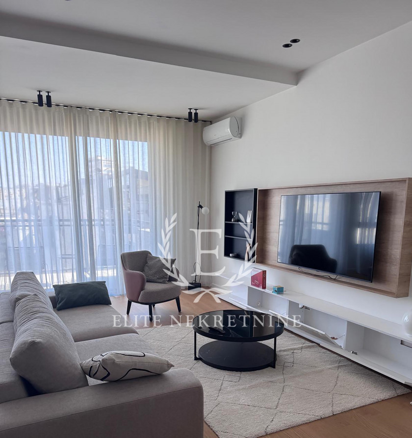 Izdavanje stanova Beograd Cetvorosoban lux stan garaza novogradnja 1