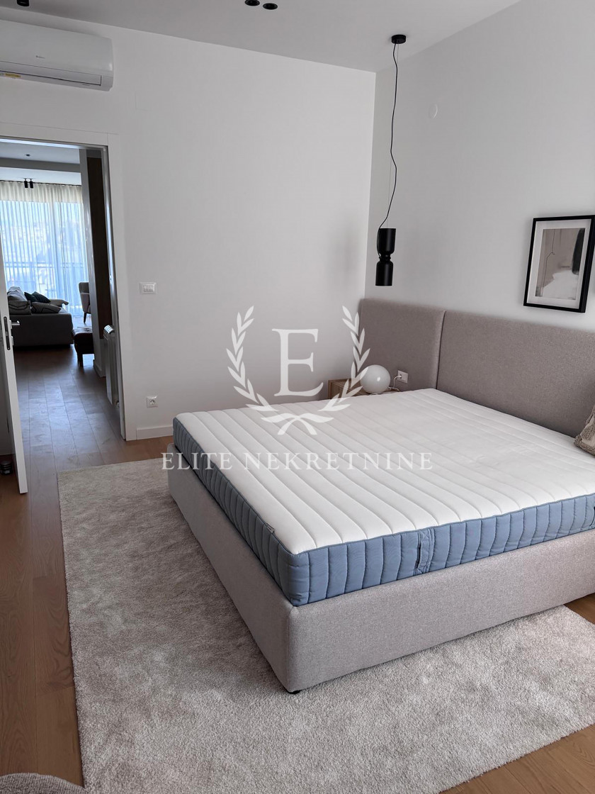 Izdavanje stanova Beograd Cetvorosoban lux stan garaza novogradnja 4