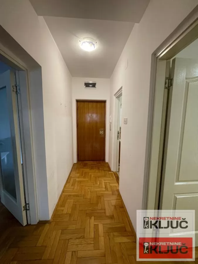 BULEVAR EVROPE IZDAJE SE DVOSOBAN NAMEŠTEN STAN 10