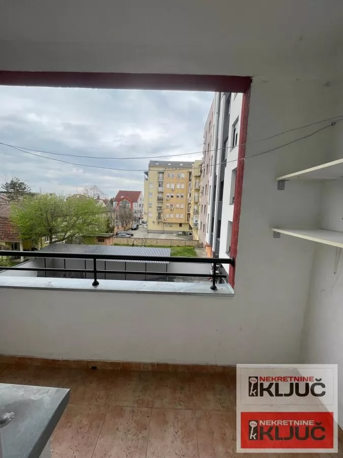 BULEVAR EVROPE IZDAJE SE DVOSOBAN NAMEŠTEN STAN 15