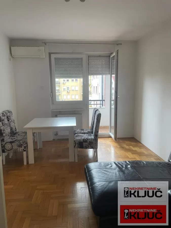 BULEVAR EVROPE IZDAJE SE DVOSOBAN NAMEŠTEN STAN 2