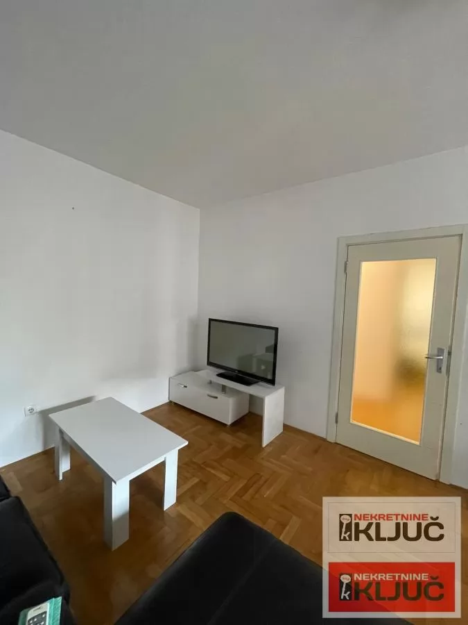 BULEVAR EVROPE IZDAJE SE DVOSOBAN NAMEŠTEN STAN 3