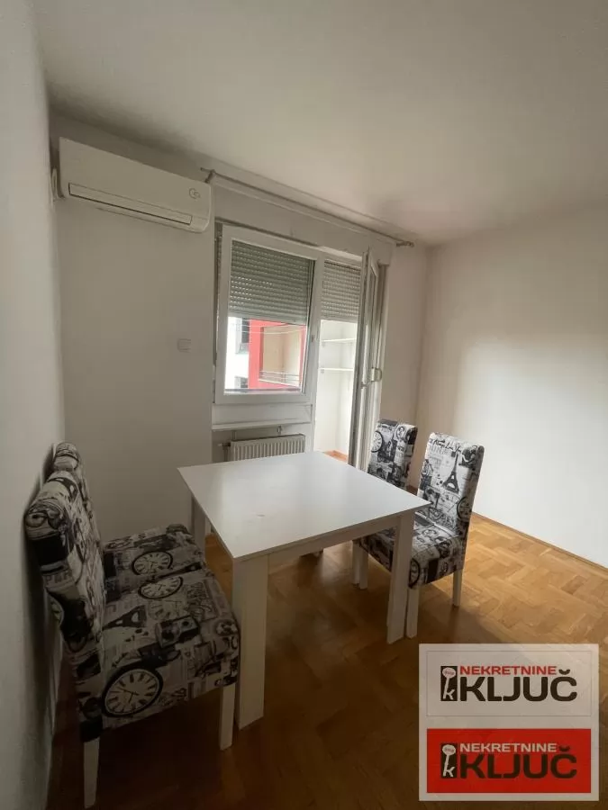 BULEVAR EVROPE IZDAJE SE DVOSOBAN NAMEŠTEN STAN 4