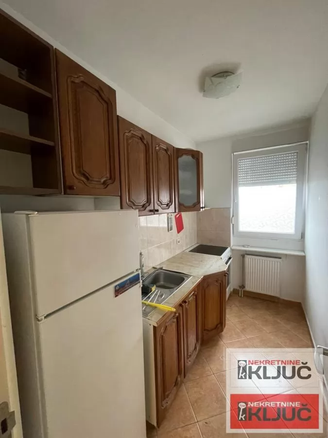 BULEVAR EVROPE IZDAJE SE DVOSOBAN NAMEŠTEN STAN 6