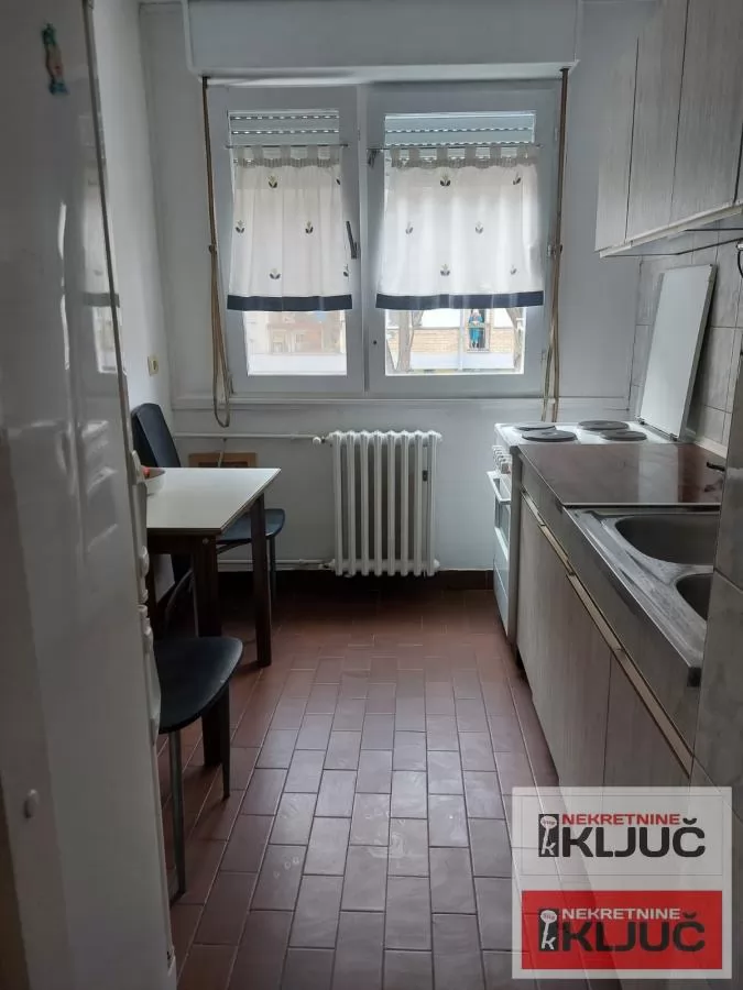 Dobar jednoiposoban stan na Novom naselju 4