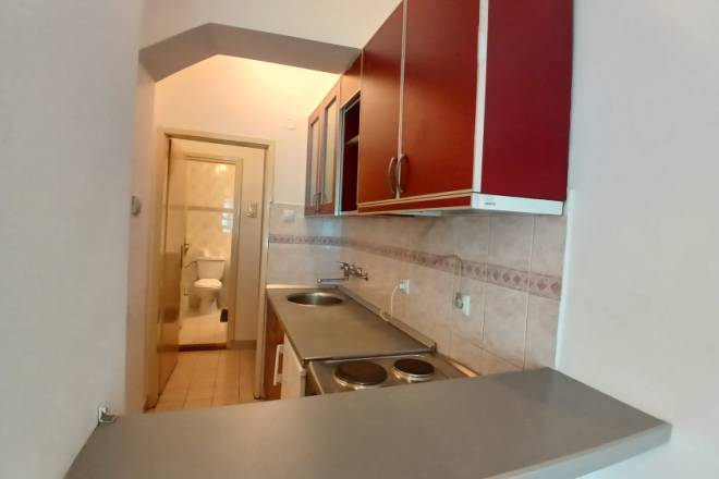 Jednosoban stan na Dorćolu za izdavanje 25m2 2