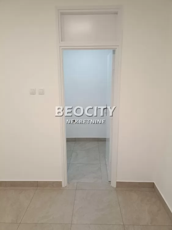 Lokal, 33 m2, Blok 12 (Yubc), Bulevar Mihajla Pupina ID: 128382 2