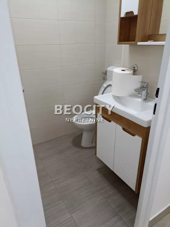 Lokal, 33 m2, Blok 12 (Yubc), Bulevar Mihajla Pupina ID: 128382 3