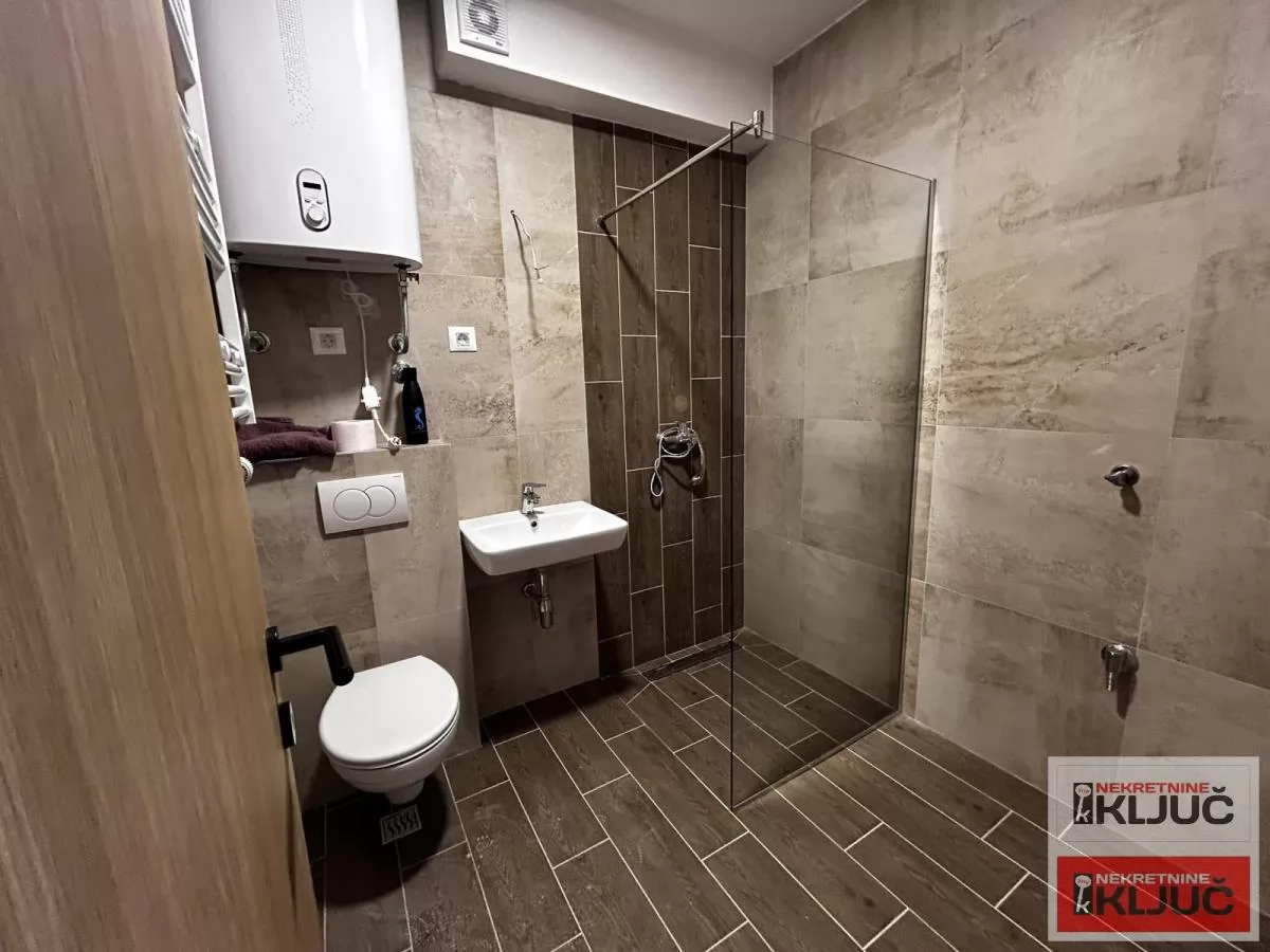 PETROVARADIN, 31m2, Jednosoban, Nov 7