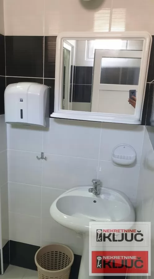 PETROVARADIN IZDAJE SE JEDNOIPOSOBAN STAN SA PARKING MESTOM 14