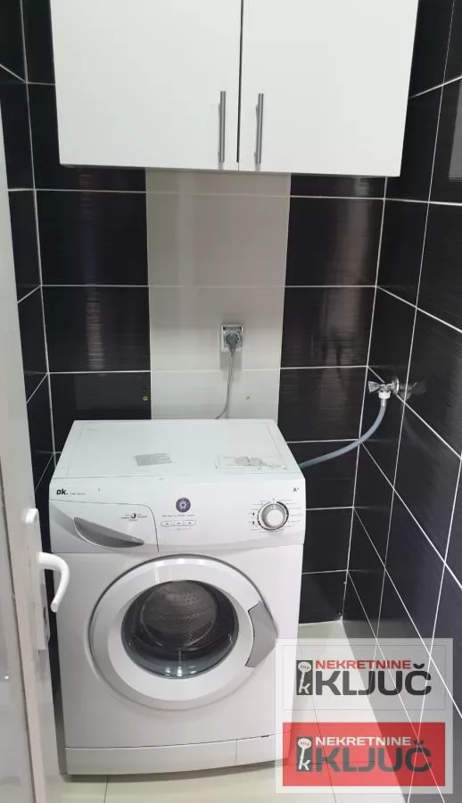 PETROVARADIN IZDAJE SE JEDNOIPOSOBAN STAN SA PARKING MESTOM 19