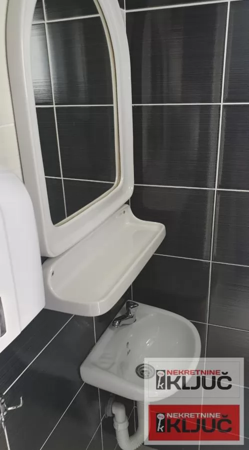 PETROVARADIN IZDAJE SE JEDNOIPOSOBAN STAN SA PARKING MESTOM 20