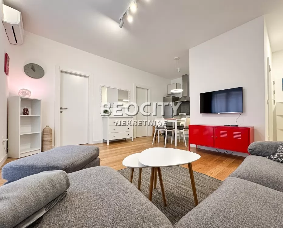 Trosoban stan, 42 m2, Južni bulevar ID: 94221 3