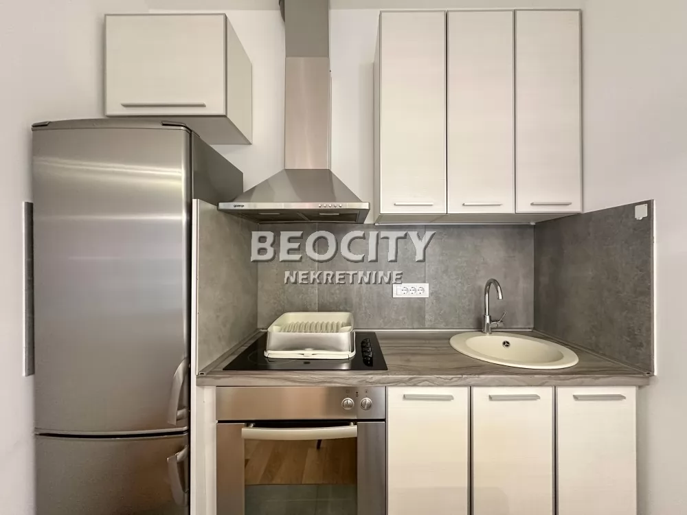 Trosoban stan, 42 m2, Južni bulevar ID: 94221 5