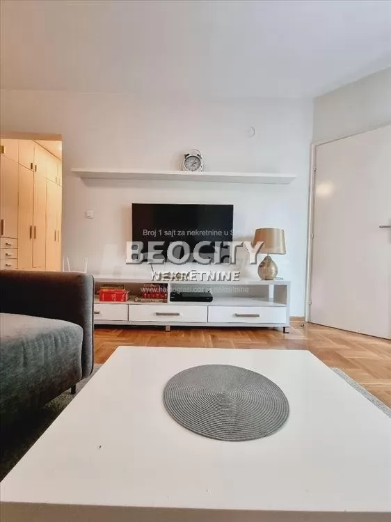 Trosoban stan, 60 m2, Blok 11c (Stari Merkator), Gramšijeva ID: 127709 2