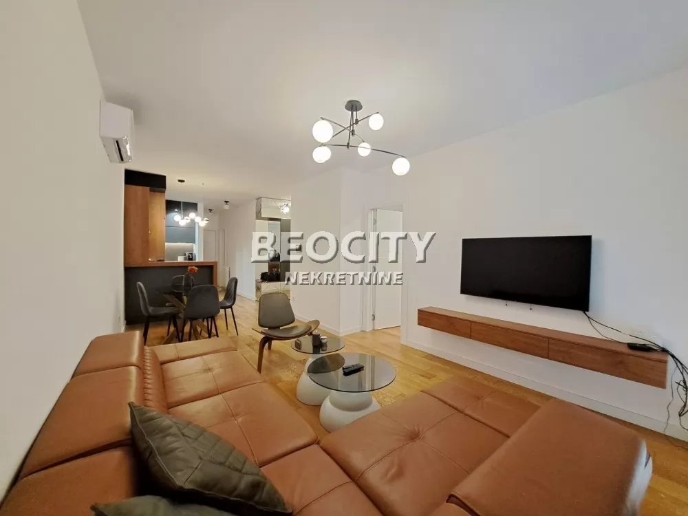 Trosoban stan, 63 m2, Južni bulevar ID: 129527 1