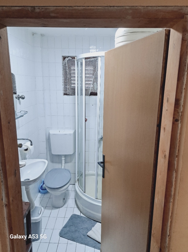 Izdaje se apartman vikendica Ivanka Srebrno jezero 5