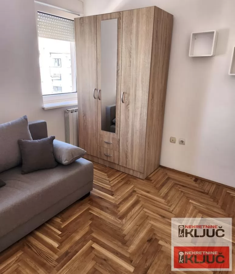 GRBAVICA IZDAJE SE JEDNOIPOSOBAN NAMEŠTEN STAN 12