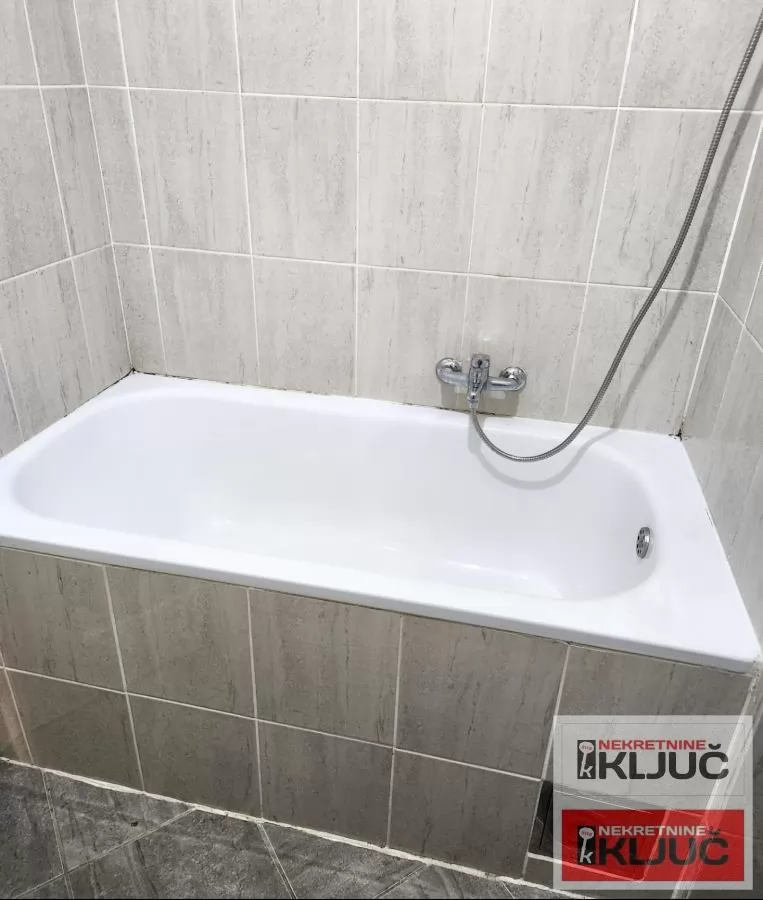 GRBAVICA IZDAJE SE JEDNOIPOSOBAN NAMEŠTEN STAN 20