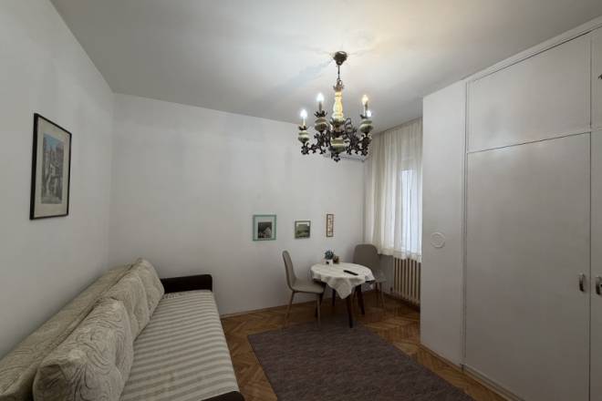 Izdajemo namešten jednosoban stan  Kneza Miloša 2