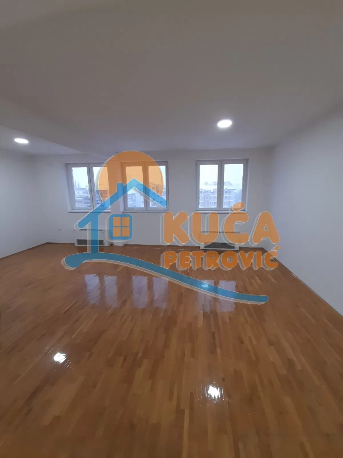 Lokal, 80 m2, Čair, Cara Dušana ID: i-02243 1