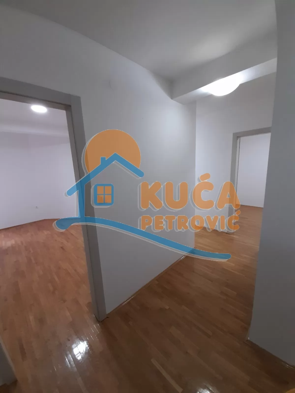 Lokal, 80 m2, Čair, Cara Dušana ID: i-02243 4