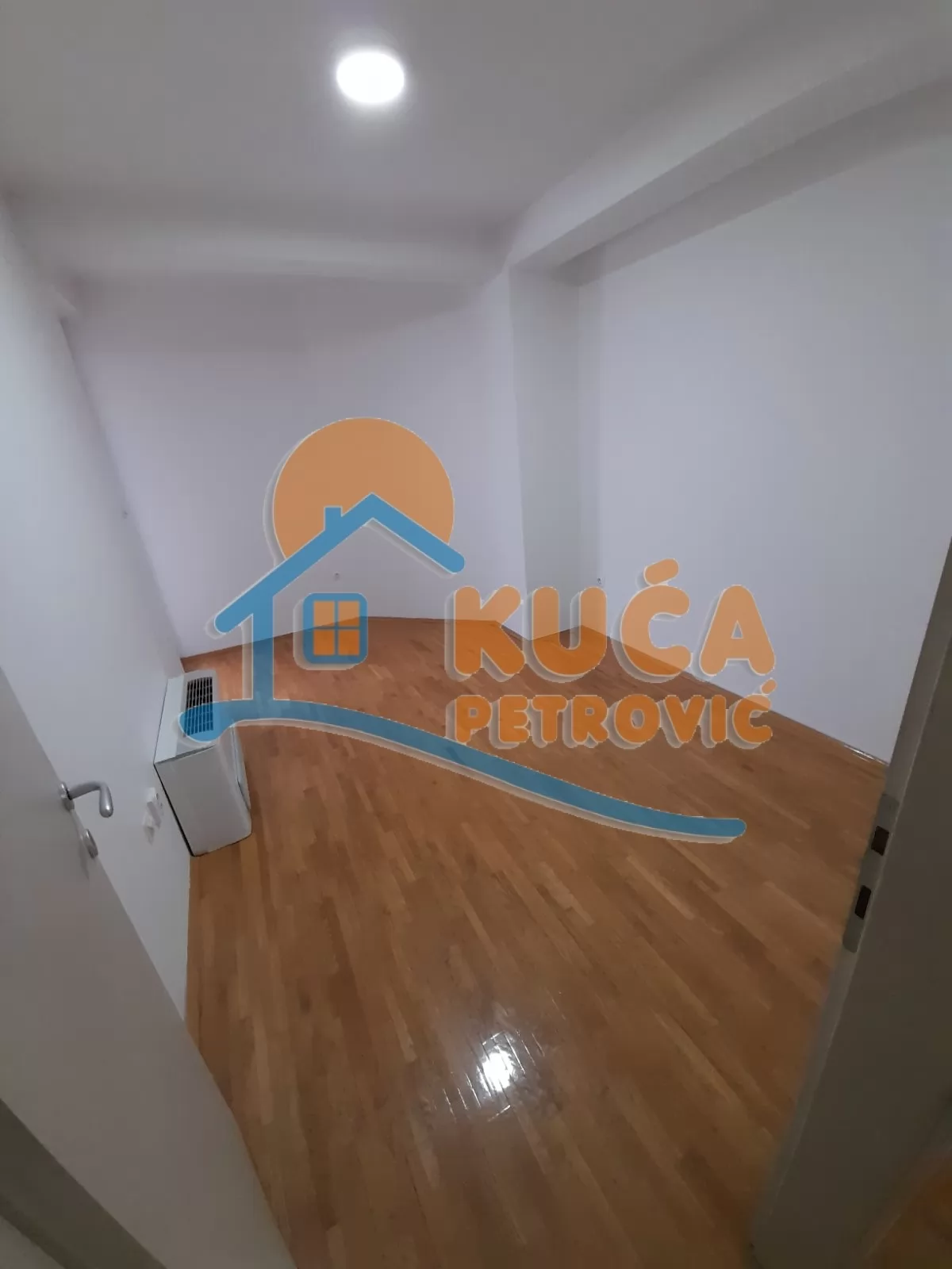 Lokal, 80 m2, Čair, Cara Dušana ID: i-02243 6