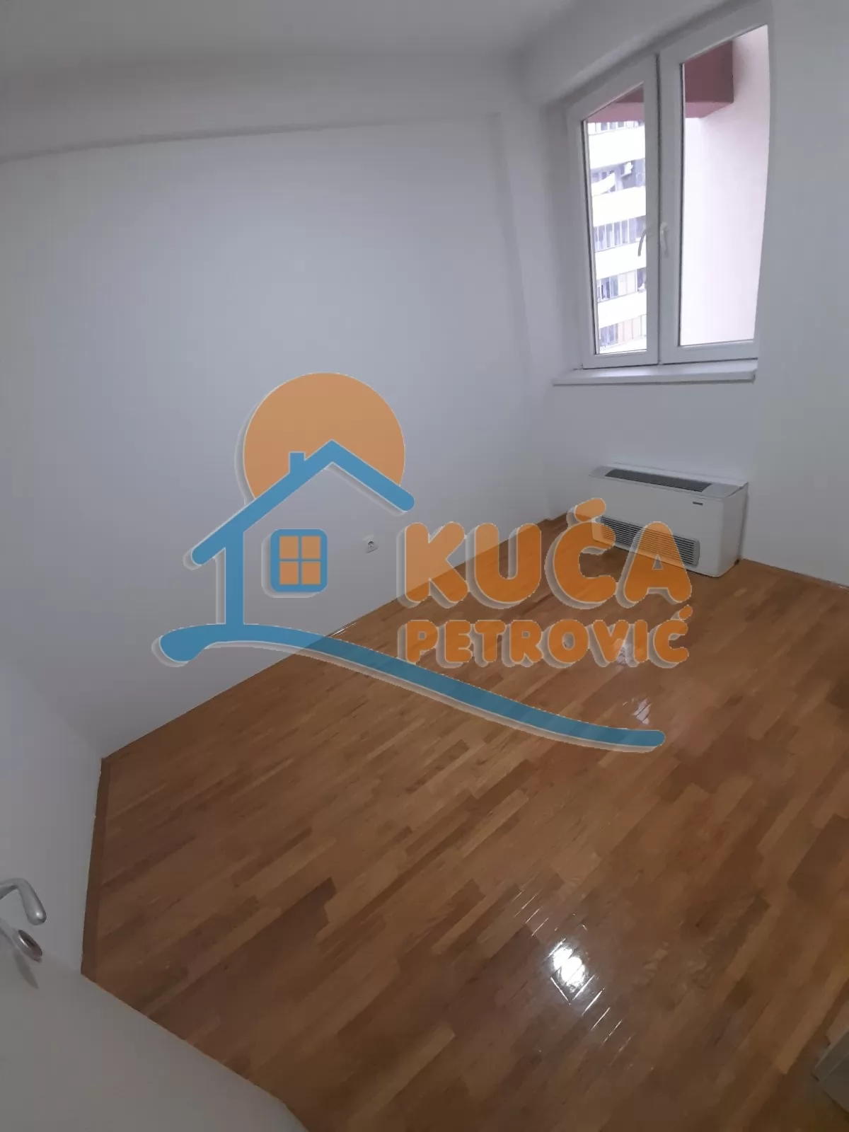 Lokal, 80 m2, Čair, Cara Dušana ID: i-02243 7