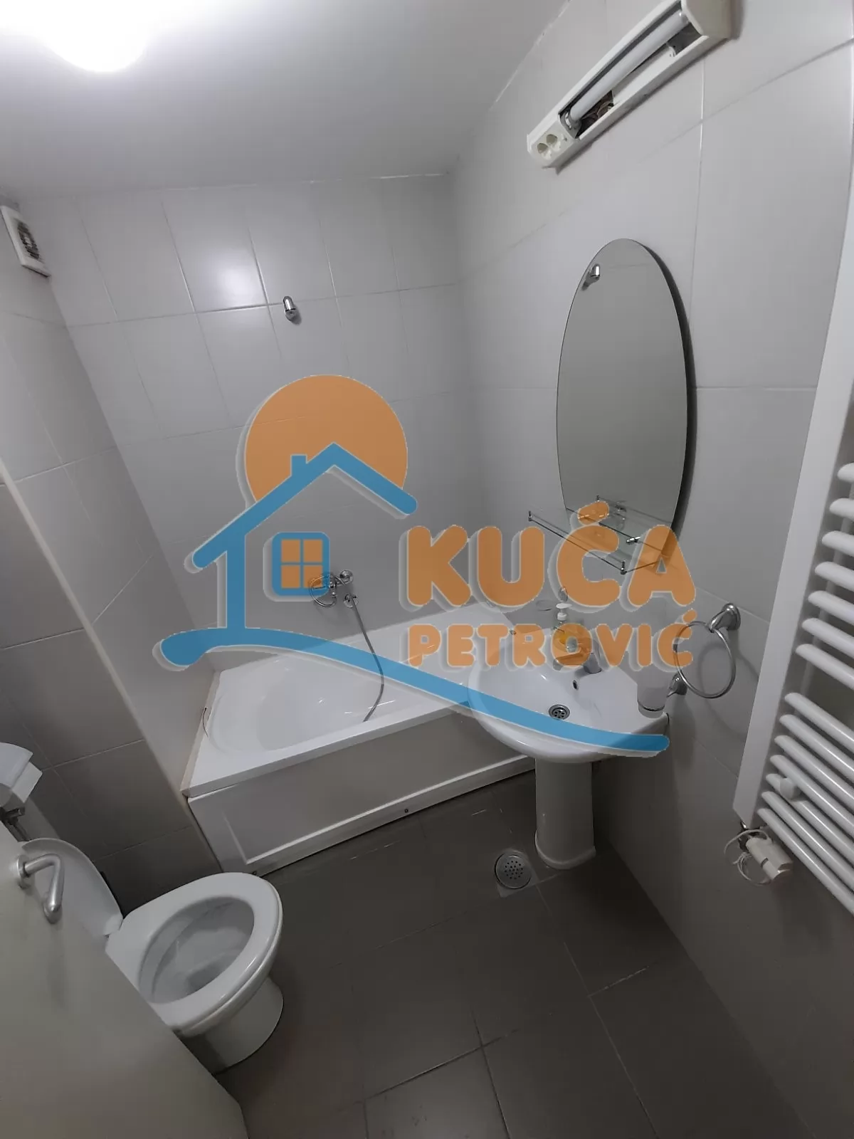 Lokal, 80 m2, Čair, Cara Dušana ID: i-02243 9
