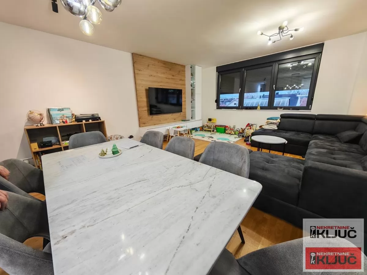 TELEP, 87m2+krovna terasa, Troiposoban, Namešten, Parking, Vila 2