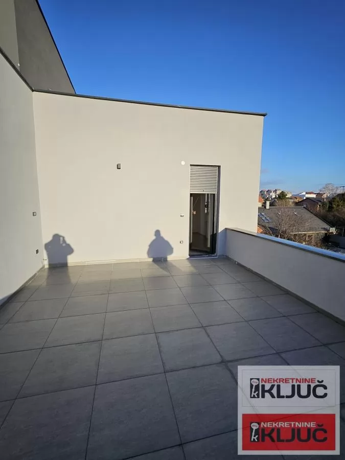 TELEP, 87m2+krovna terasa, Troiposoban, Namešten, Parking, Vila 9